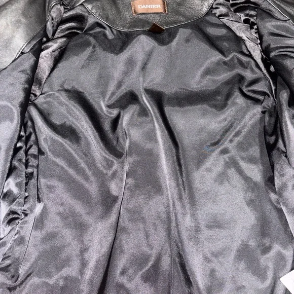 Danier Black Leather Jacket with Faux-Fur Hood - Picture 6 of 7